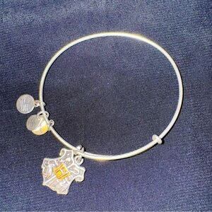 Harry Potter Hogwarts Crest bangle